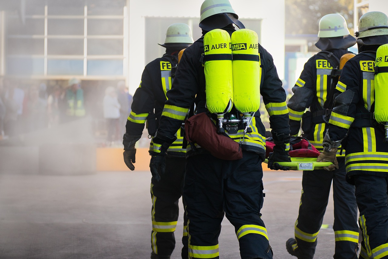 Quel est le rôle d'un expert en sécurité incendie pour assurer la prévention et la protection des biens ?